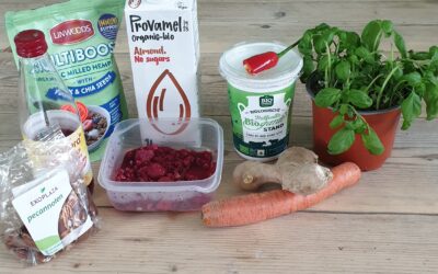 Carrot, ginger & raspberry energy smoothie